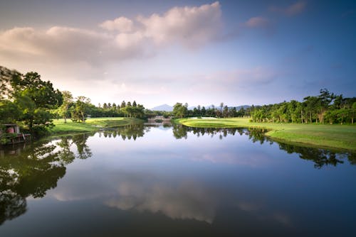 Ingyenes stockfotó festői, folyó, golfpálya témában