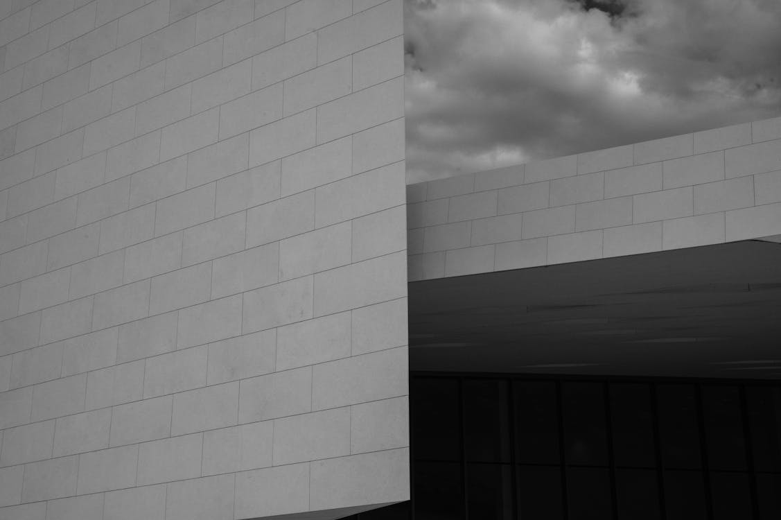 Základová fotografie zdarma na téma architektura, černé a bílé pozadí, černobílý