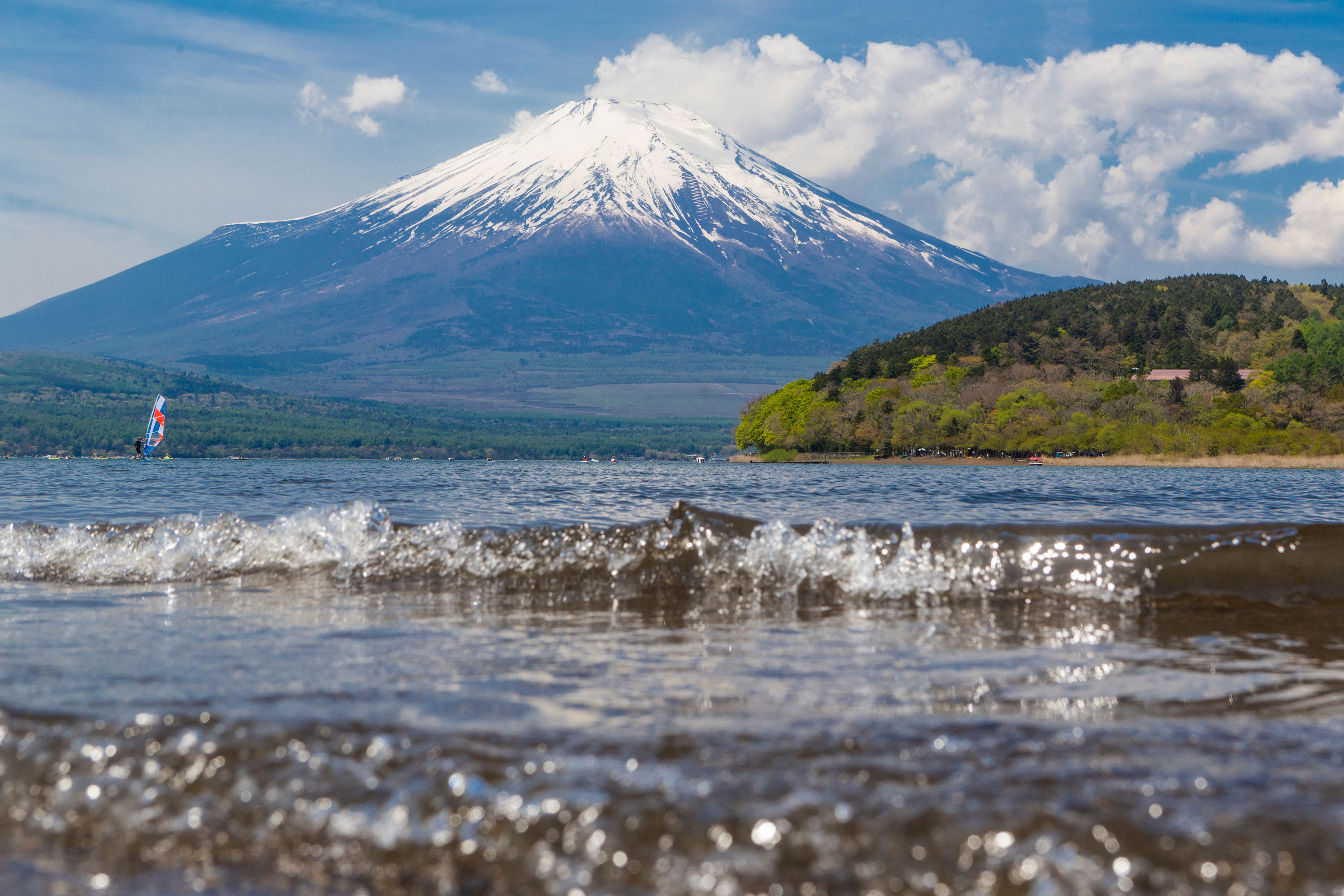 Paddle-boarding (SUP) sur le lac Yamanaka avec vue Mont Fuji