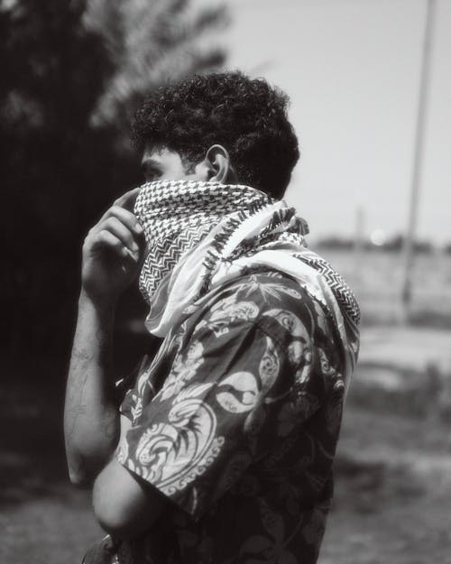 Free Man in Scarf in Black and White Stock Photo