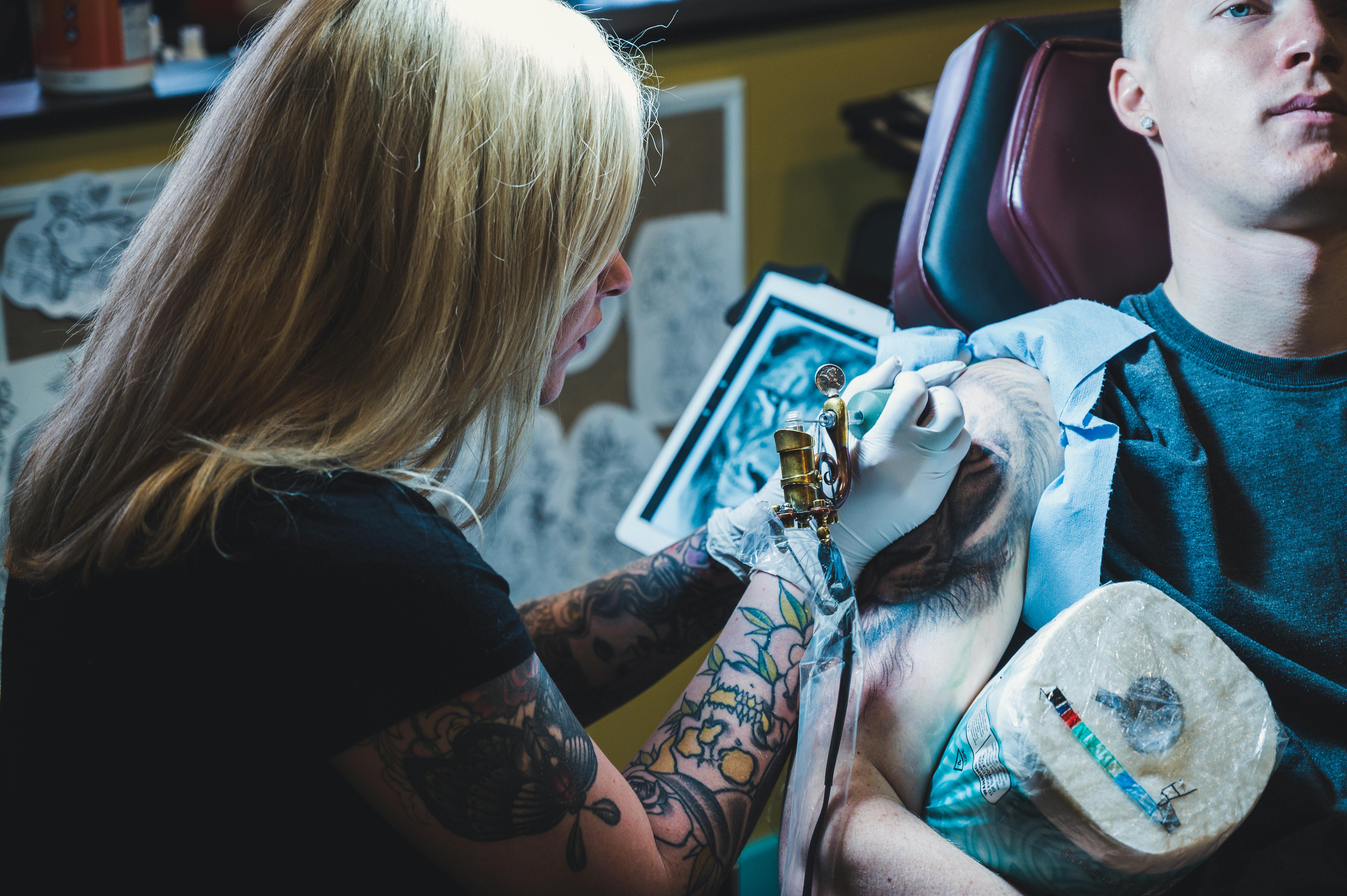 Foto stok gratis tentang artis artis tato kaum wanita Foto stok gratis tentang artis artis tato kaum wanita