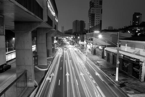 Fotografia de rua,  rua, avenida,  luz,  caminho,  foto noturna,  prédio,  metrô 