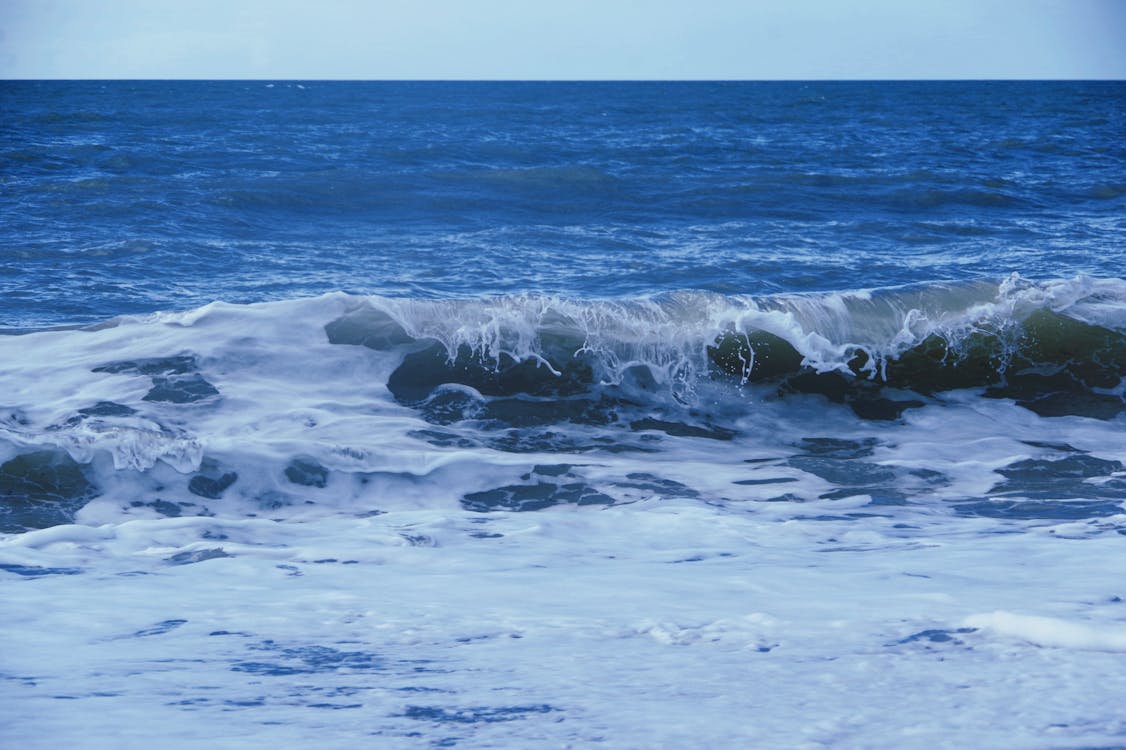 ビーチの波, 海の波, 海辺の無料の写真素材