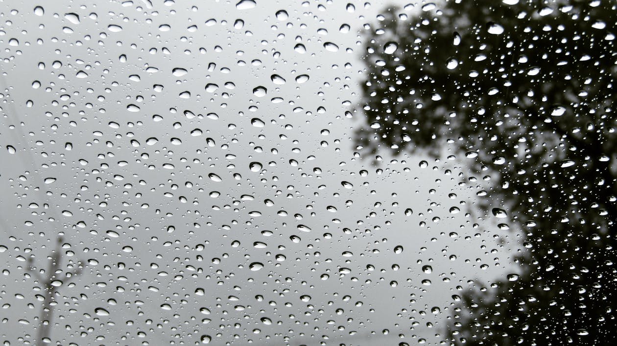 Gratis Tetesan Hujan Di Kaca Foto Stok