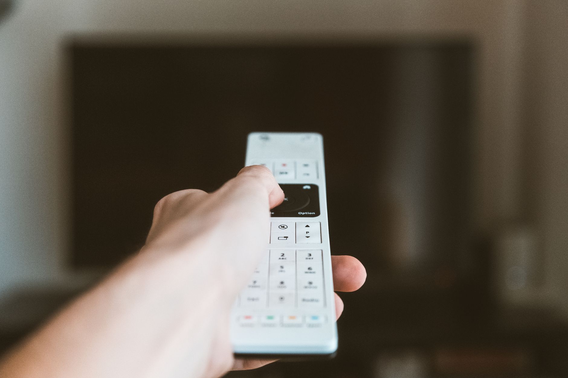 Phone and television on the home network while a Chromecast is added again in Google Home