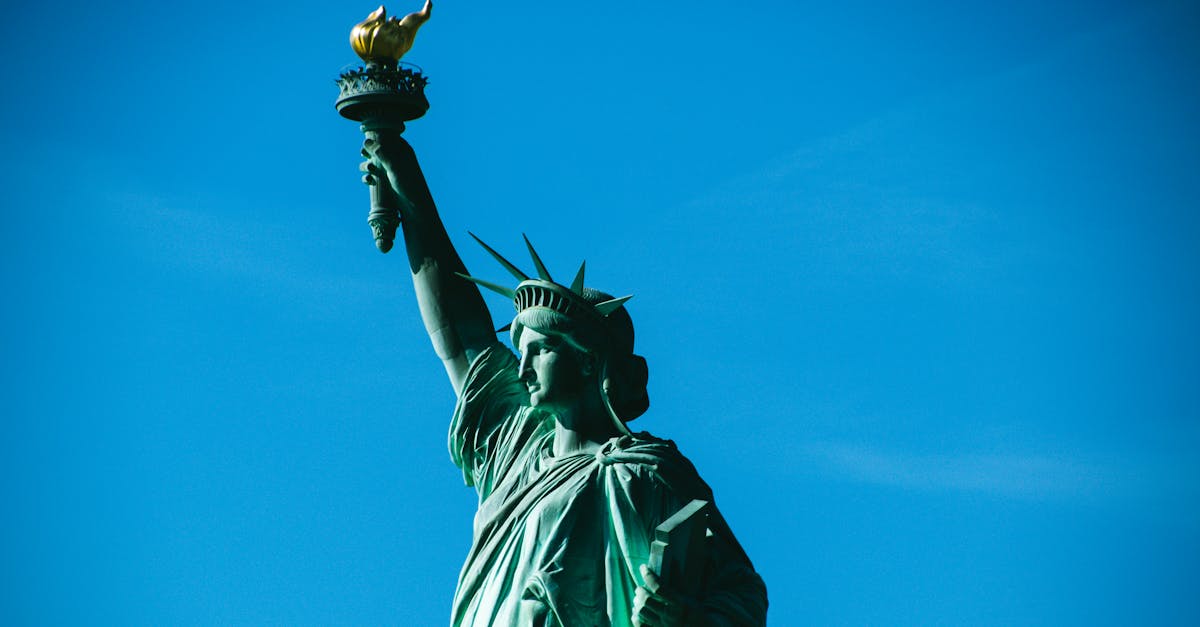 What did the Statue of Liberty symbolize for immigrants