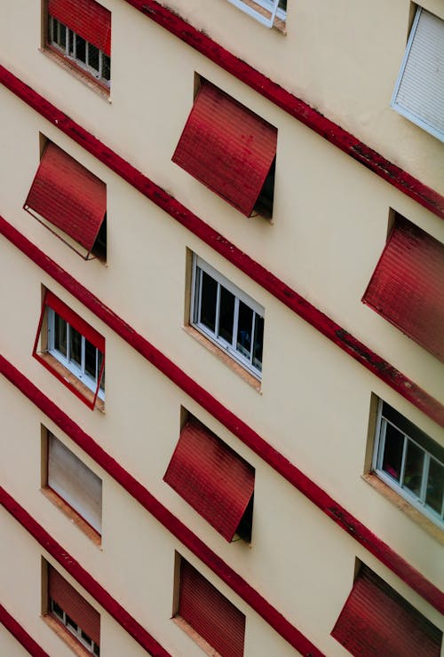 Gratuit Construire Avec Des Fenêtres Rouges Photos