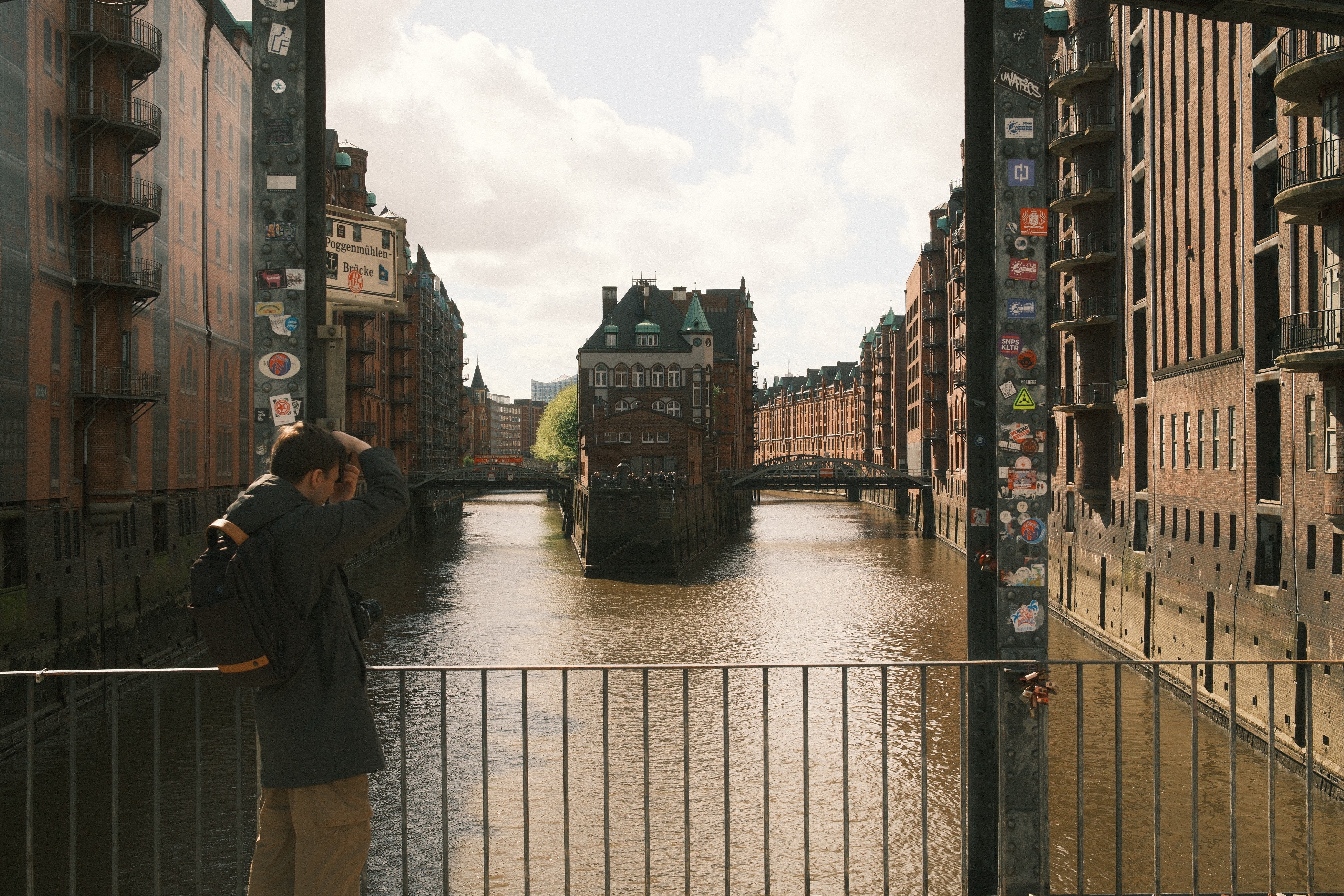Frodsham — student move with boxes and a van