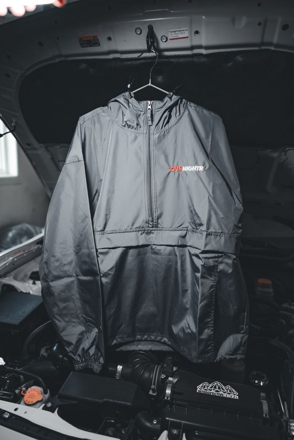 Meridian Aero Windbreaker men's running jacket — photo by Erik Mclean on Pexels
