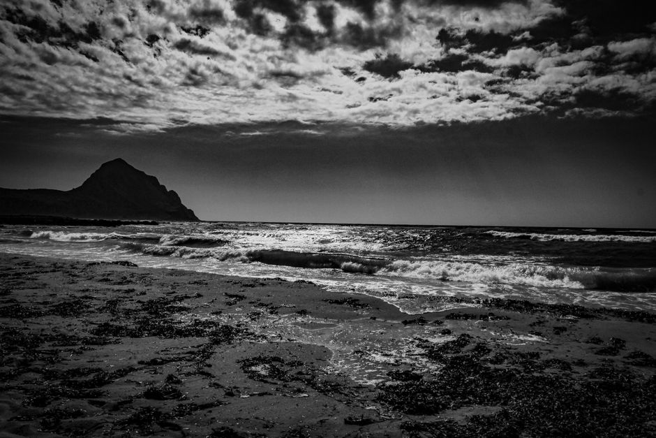 <b>Vung Bau Beach: Untouched Paradise</b> <b>Vung Bau Beach: Untouched Paradise</b>
