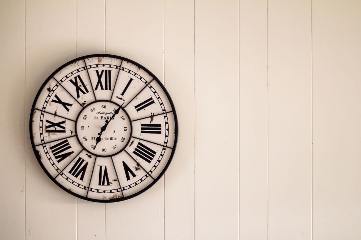 Moving Gear Wall Clocks Worth Buying
