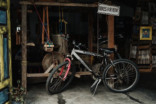 Fotos de stock gratuitas de abandonado, acción, aparcamiento de bicicletas