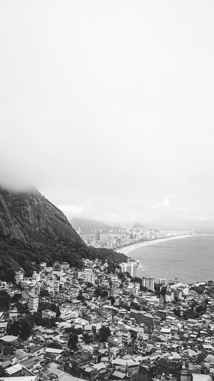 Favelas já não possuem direitos concretos, afirma Renan Santos ao explicar estado de exceção