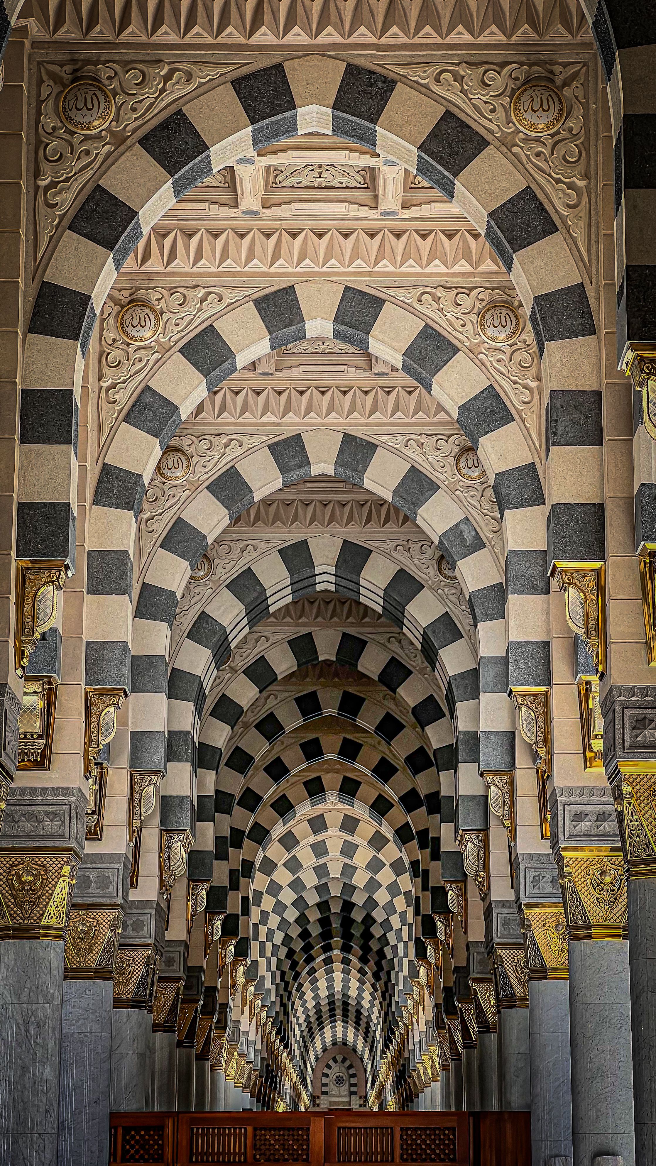 interior-of-al-masjid-an-nabawi-in-saudi-arabia-free-stock-photo