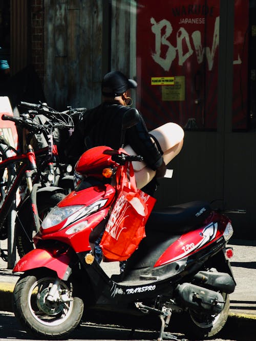 Foto d'estoc gratuïta de moto, repartidor
