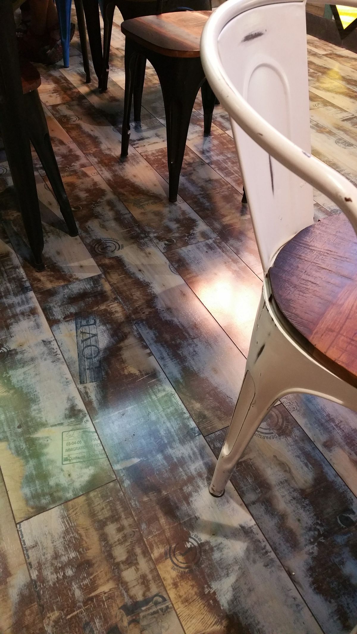 15+ Home Flooring Ideas to Brighten Your Space Hero