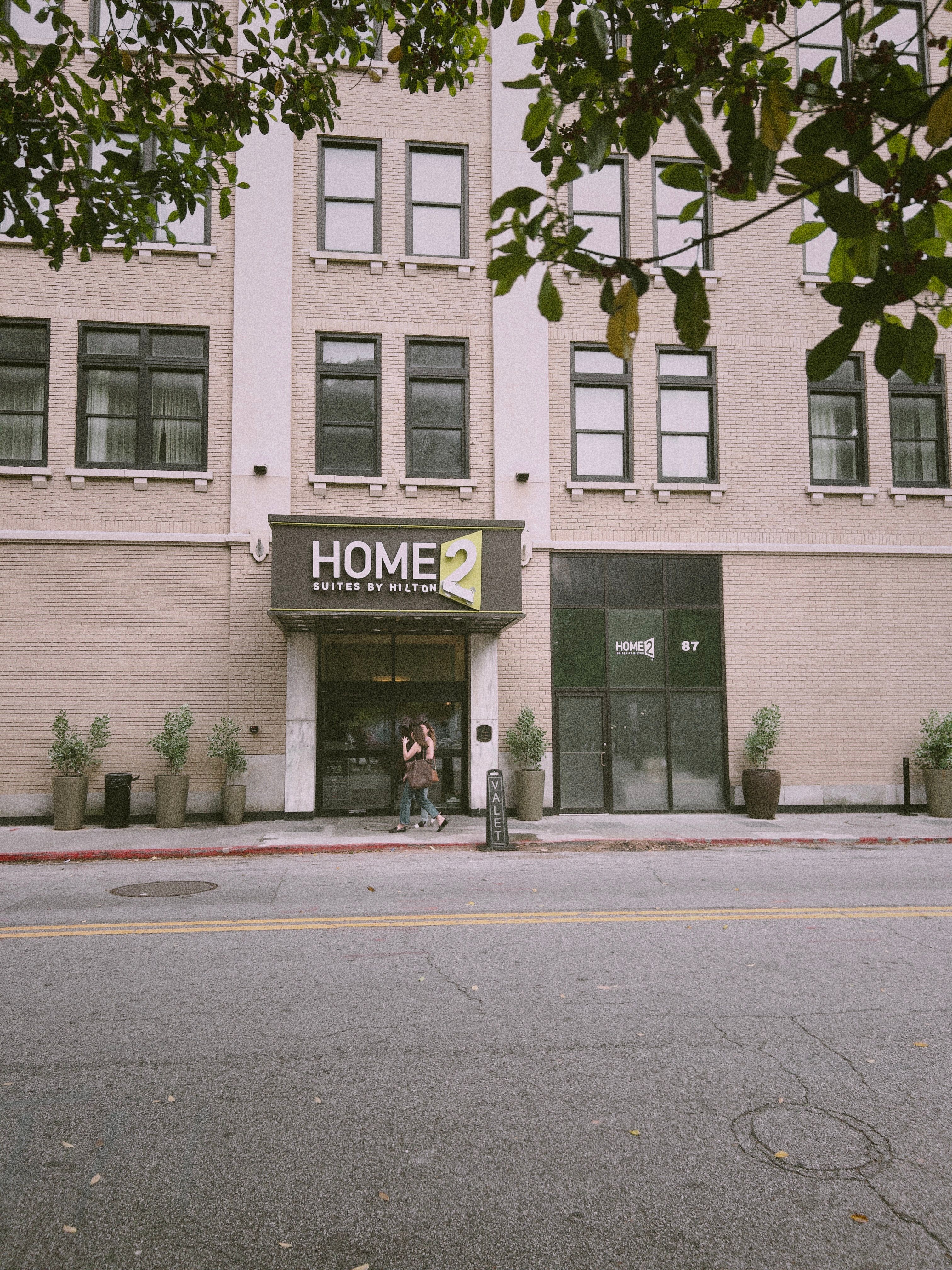 A Building in a City · Free Stock Photo