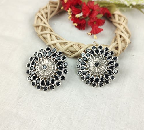 black stone earrings || flower earrings