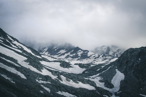 Berg Bedekt Met Sneeuw