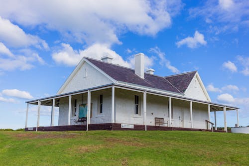 Kostenloses Stock Foto zu gebäude außen, gras, haus