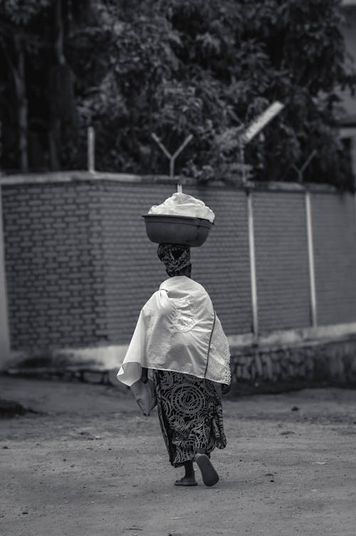 Бурунди: героини 