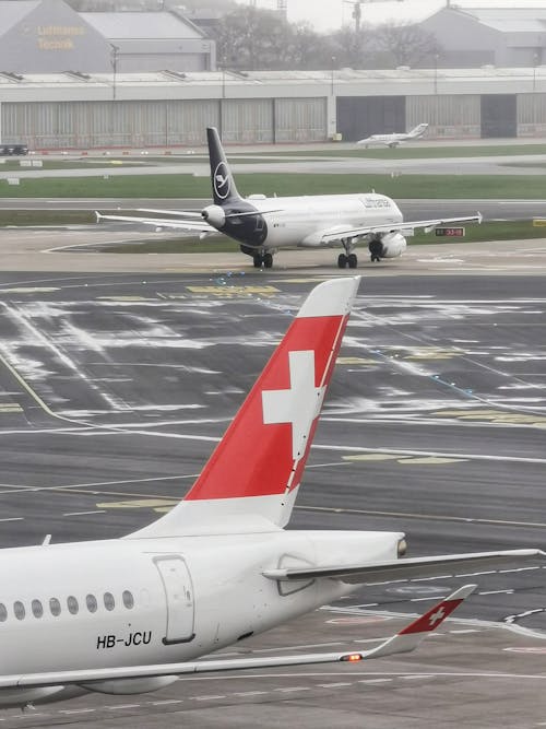 Foto d'estoc gratuïta de airpor, avió de passatgers, després de la pluja