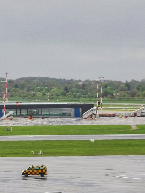 Foto d'estoc gratuïta de airpor, avió de passatgers, després de la pluja