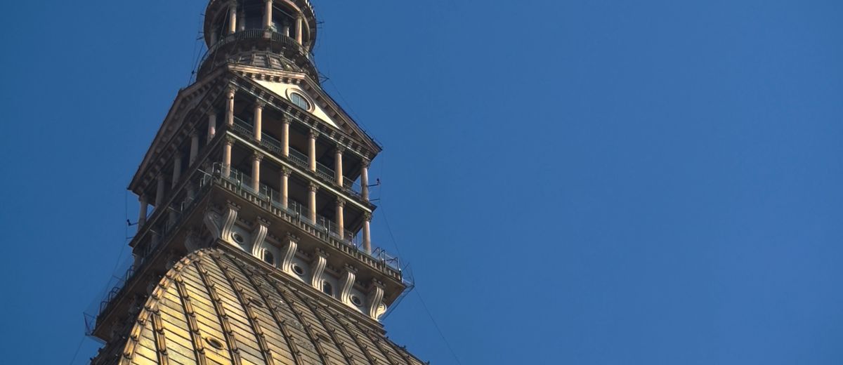 La Mole Antonelliana contra el cielo