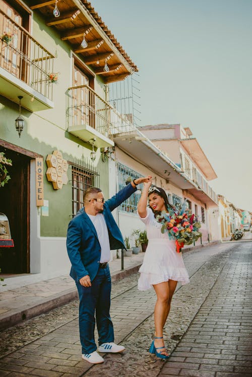 Foto profissional grátis de adulto, amor, ao ar livre