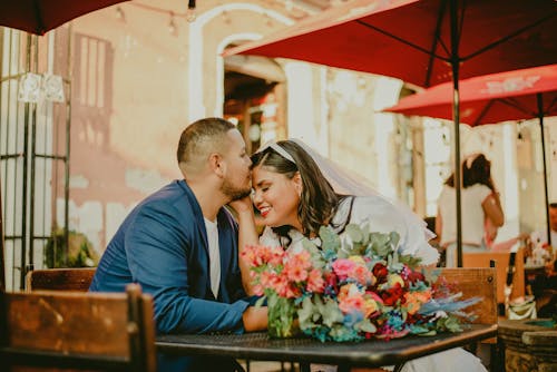 Foto profissional grátis de adulto, afeição, amor