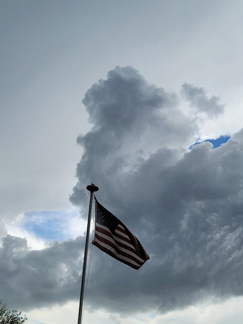 Ilmainen kuvapankkikuva tunnisteilla lippu, luonto, myrsky
