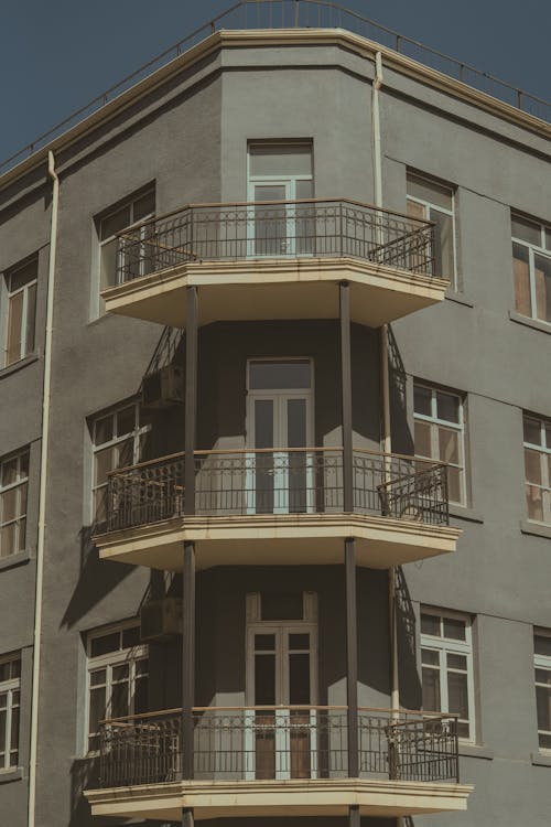 Foto stok gratis Apartemen, Arsitektur, balkon