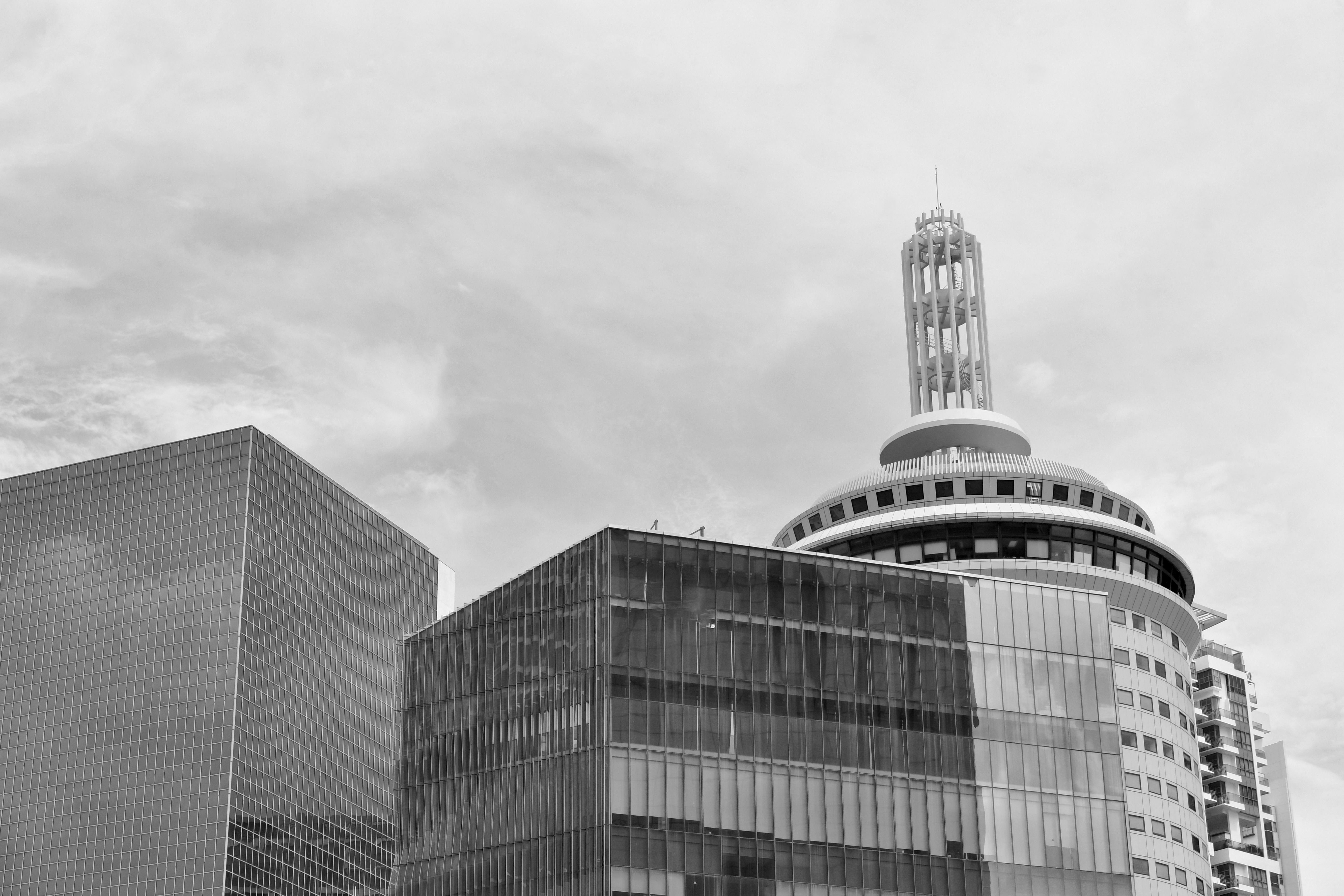 Modern Cityscape in Black and White · Free Stock Photo