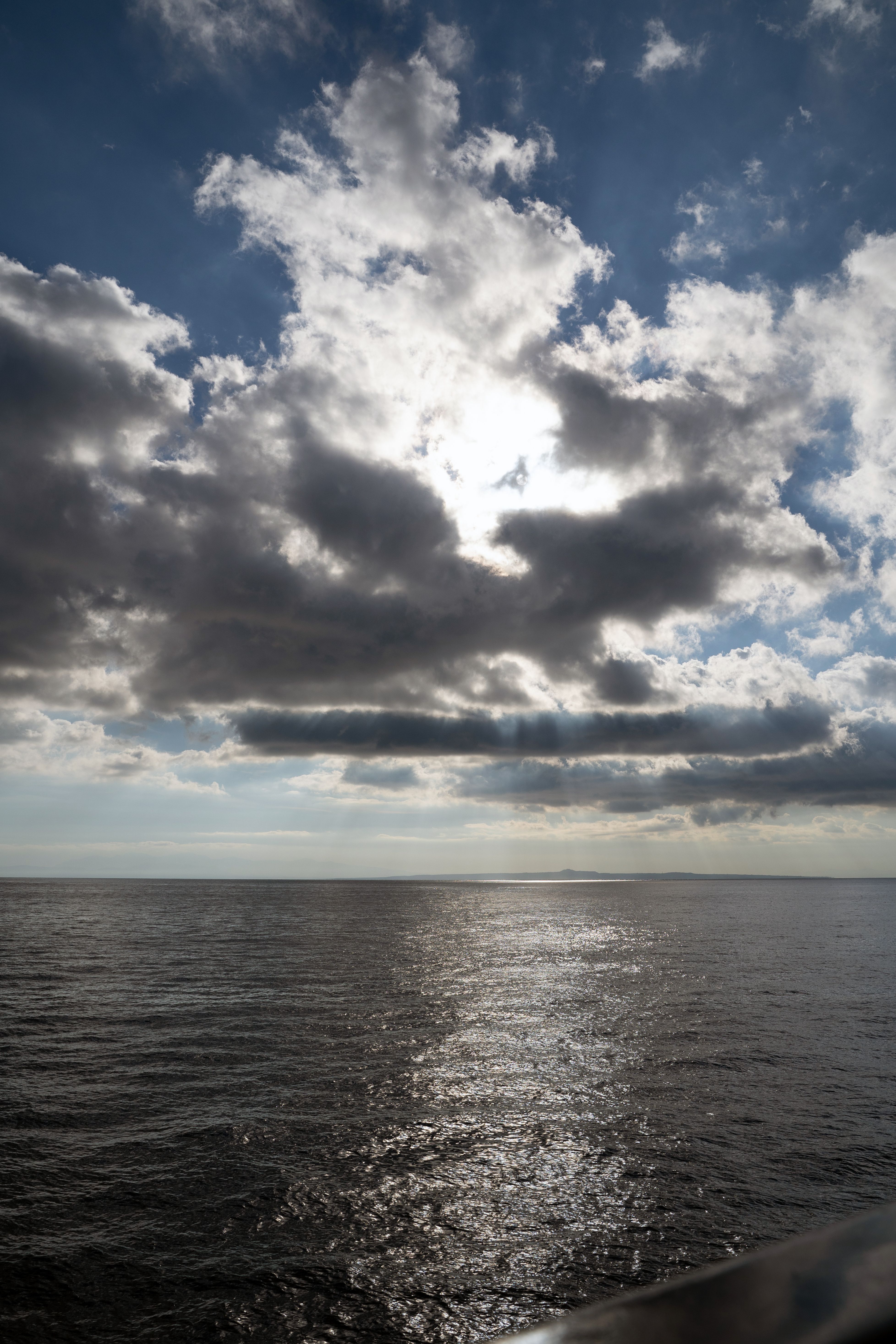 Sunlight Reflecting in Sea · Free Stock Photo