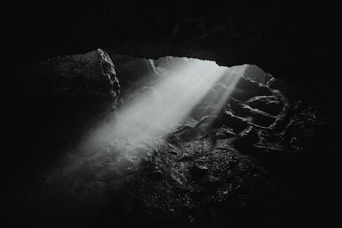 Darmowe zdjęcie z galerii z ciemny, jaskinia, jasny