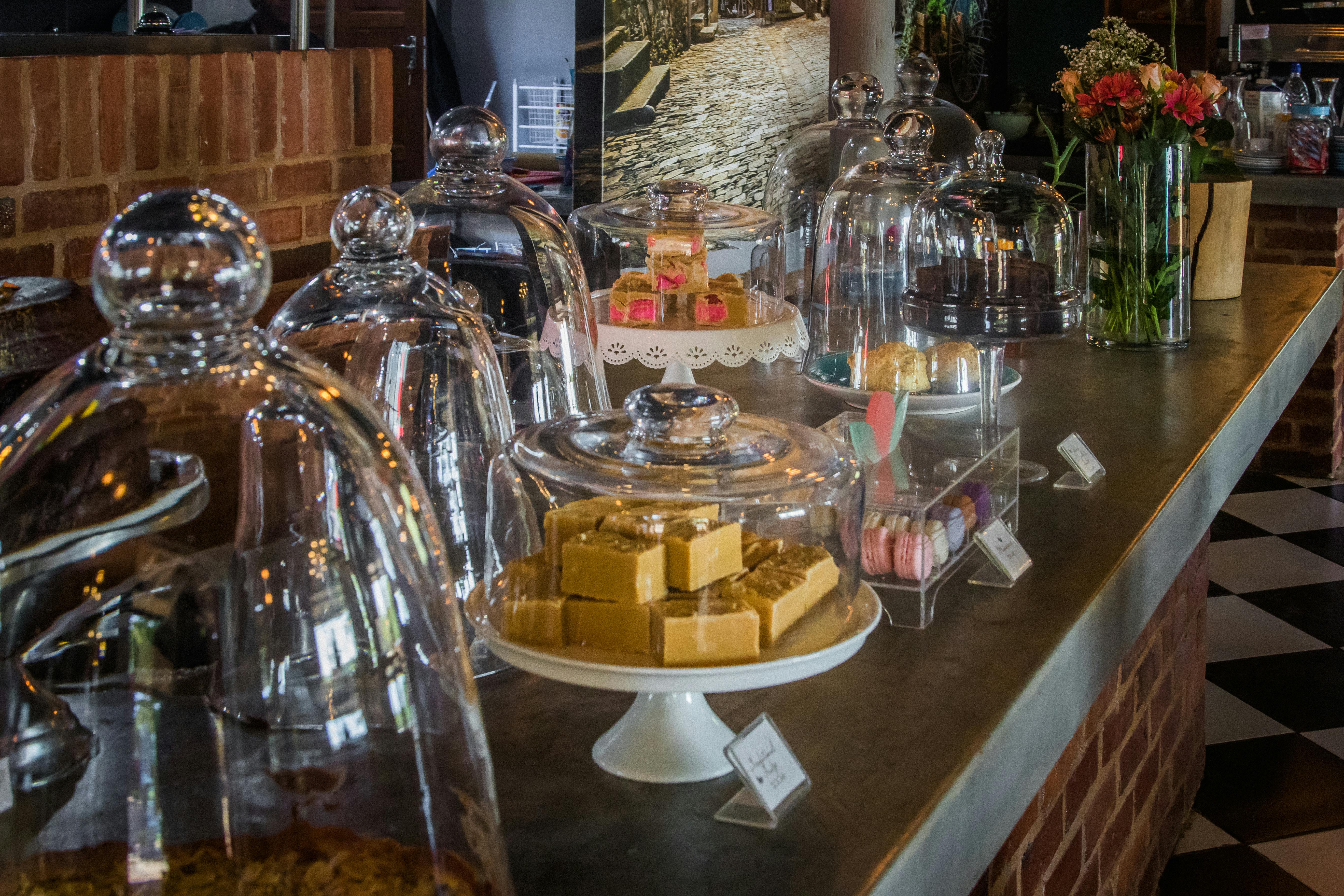 Free stock photo of cakes, coffee shop, counter