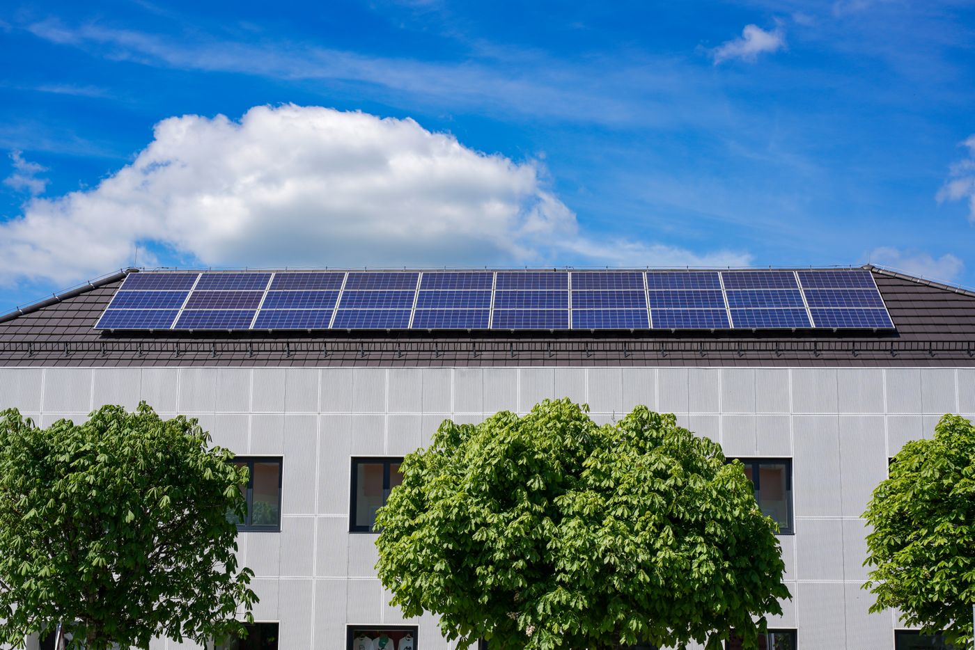 Solarni paneli na zgradi u Garešnici, Hrvatska