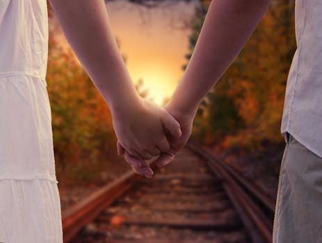 1000+ Great Holding Hands Photos · Pexels · Free Stock Photos