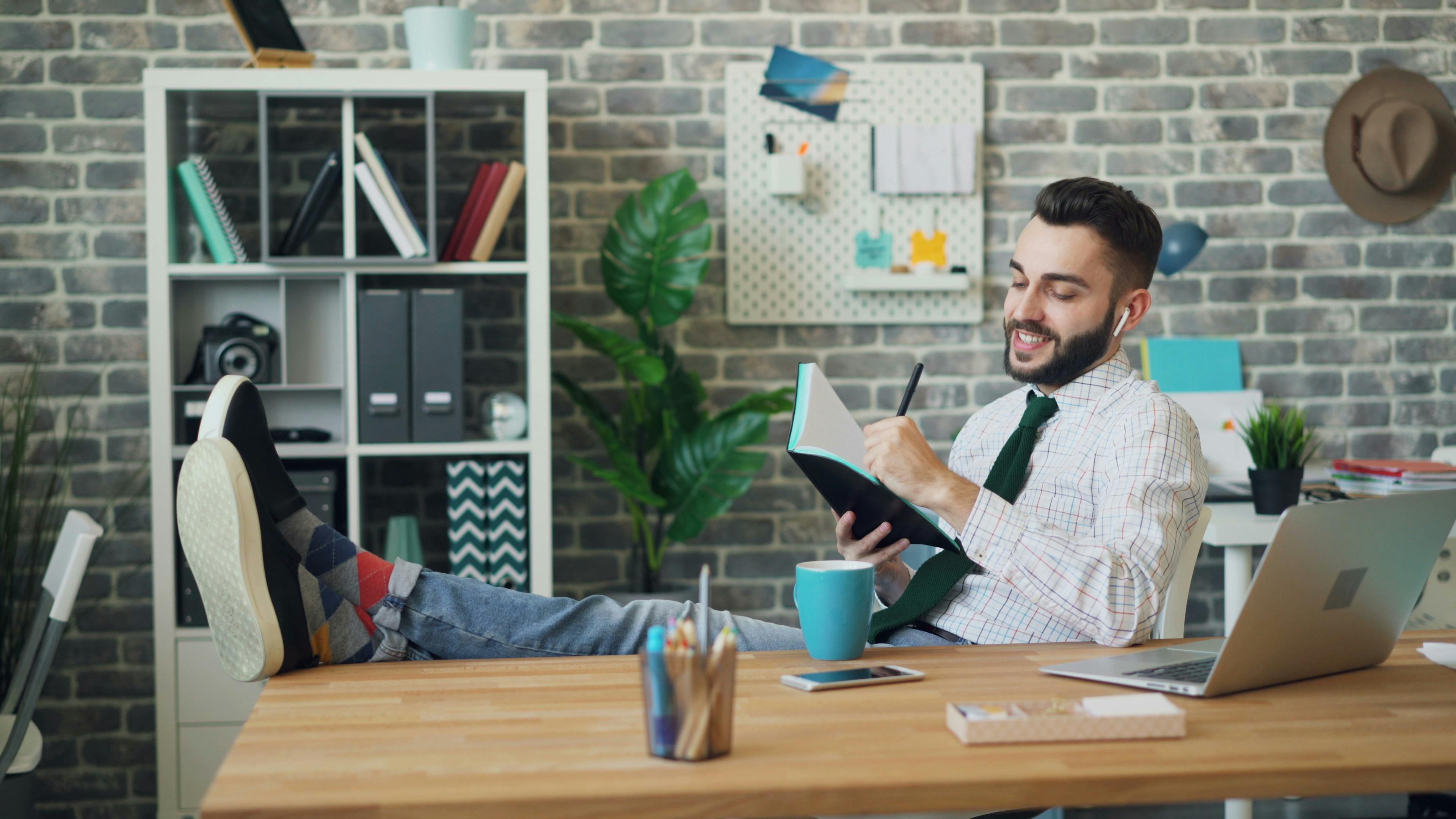 ‘Side hustle’ ideas sought for fourth edition of Maine Startup Challenge — Photo by Vitaly Gariev on Pexels