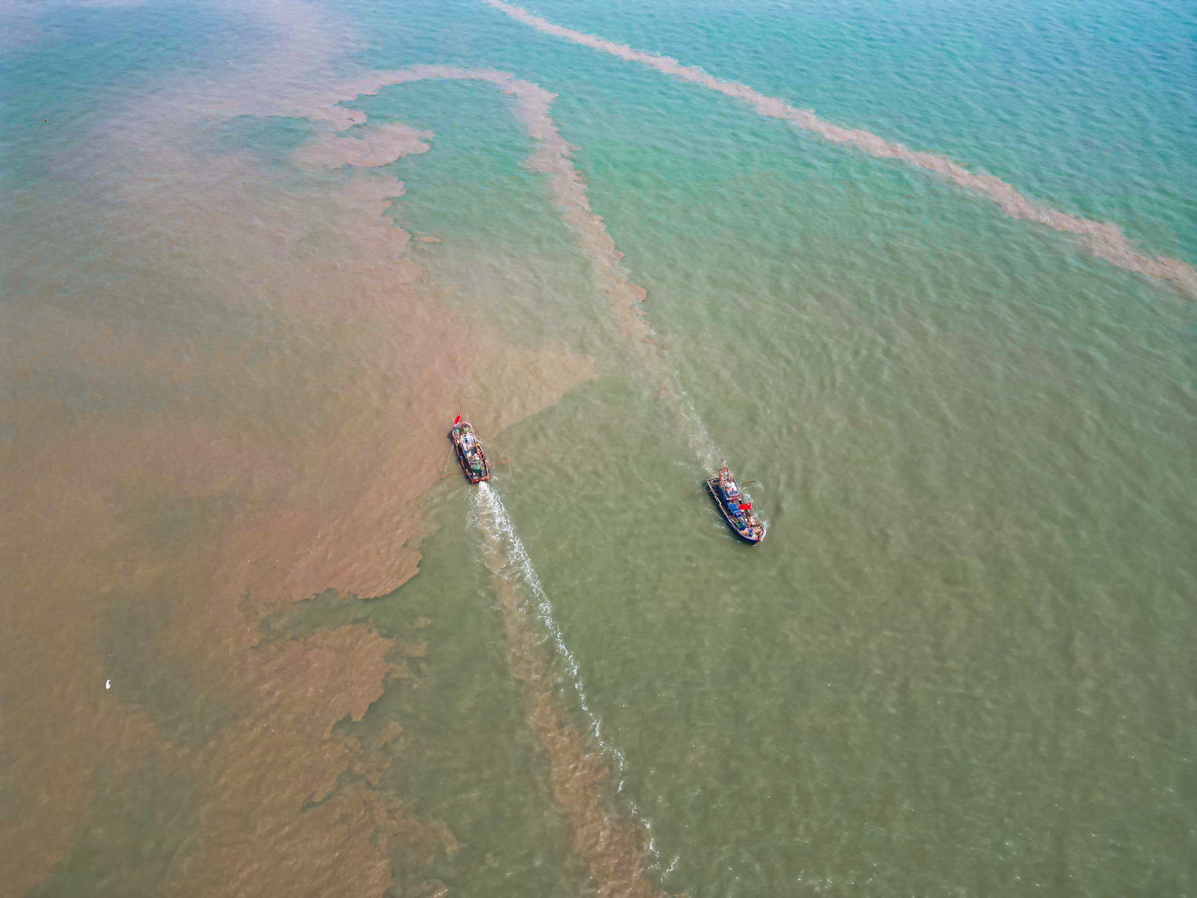 Strait of Hormuz Tensions Escalate, Threatening Global Oil Flows