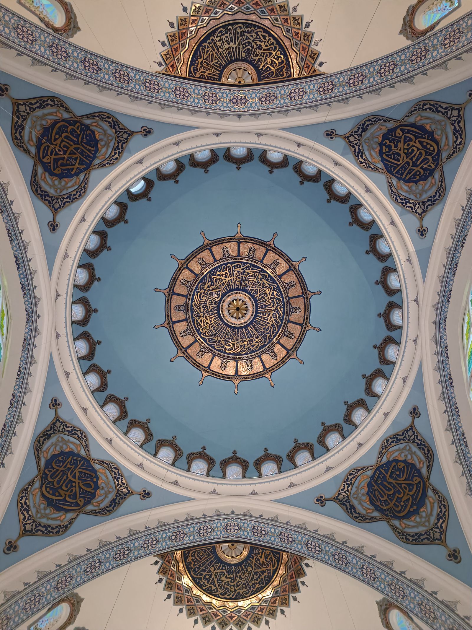 Intricate Islamic Mosque Ceiling Design · Free Stock Photo