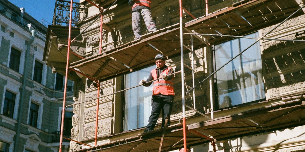 Travaux de rénovation sur un immeuble résidentiel