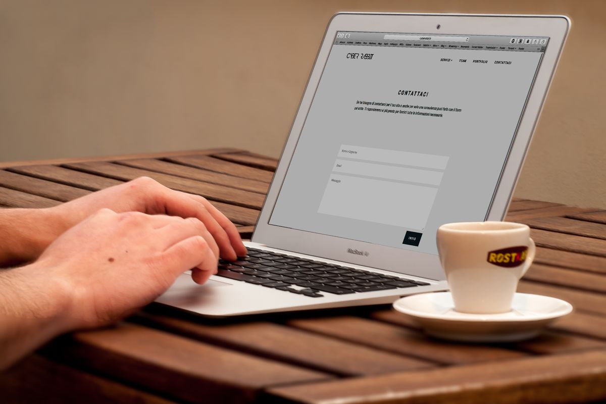 Trouver ses premiers clients en rédaction web - Être réactif et professionnel pour convaincre les premiers clients