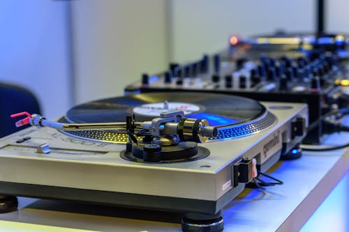 Selektive Fokusfotografie Des Dj Controllers