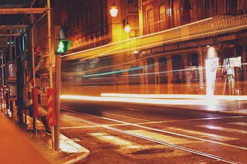 Işık çizgileri Oluşturan Arabaların Hızlandırılmış çekimli Fotoğrafı