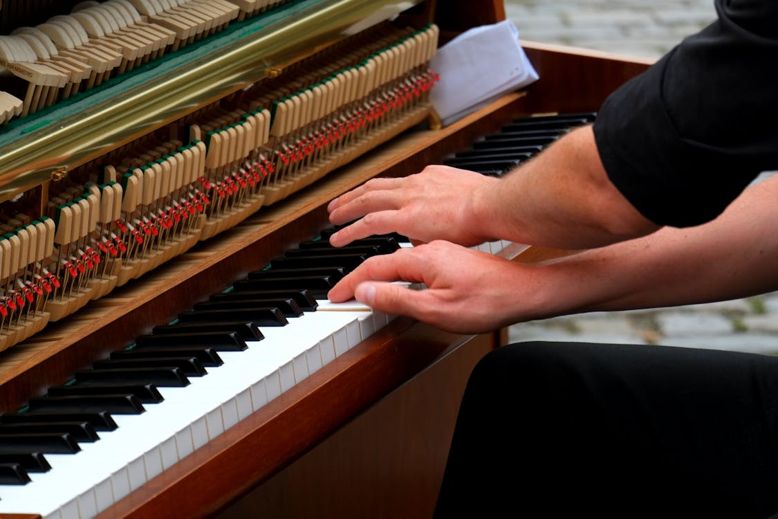 gratis Persoon Spelen Piano Foto Stockfoto