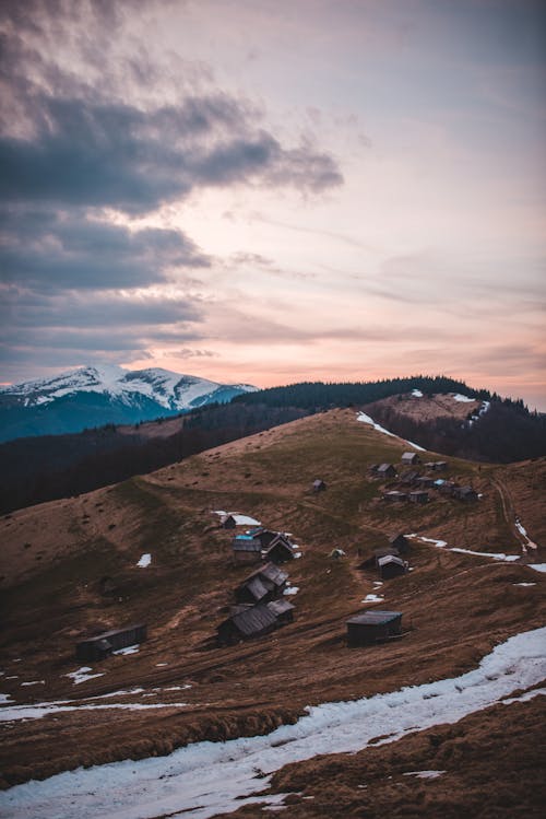 Green and Brown Mountains