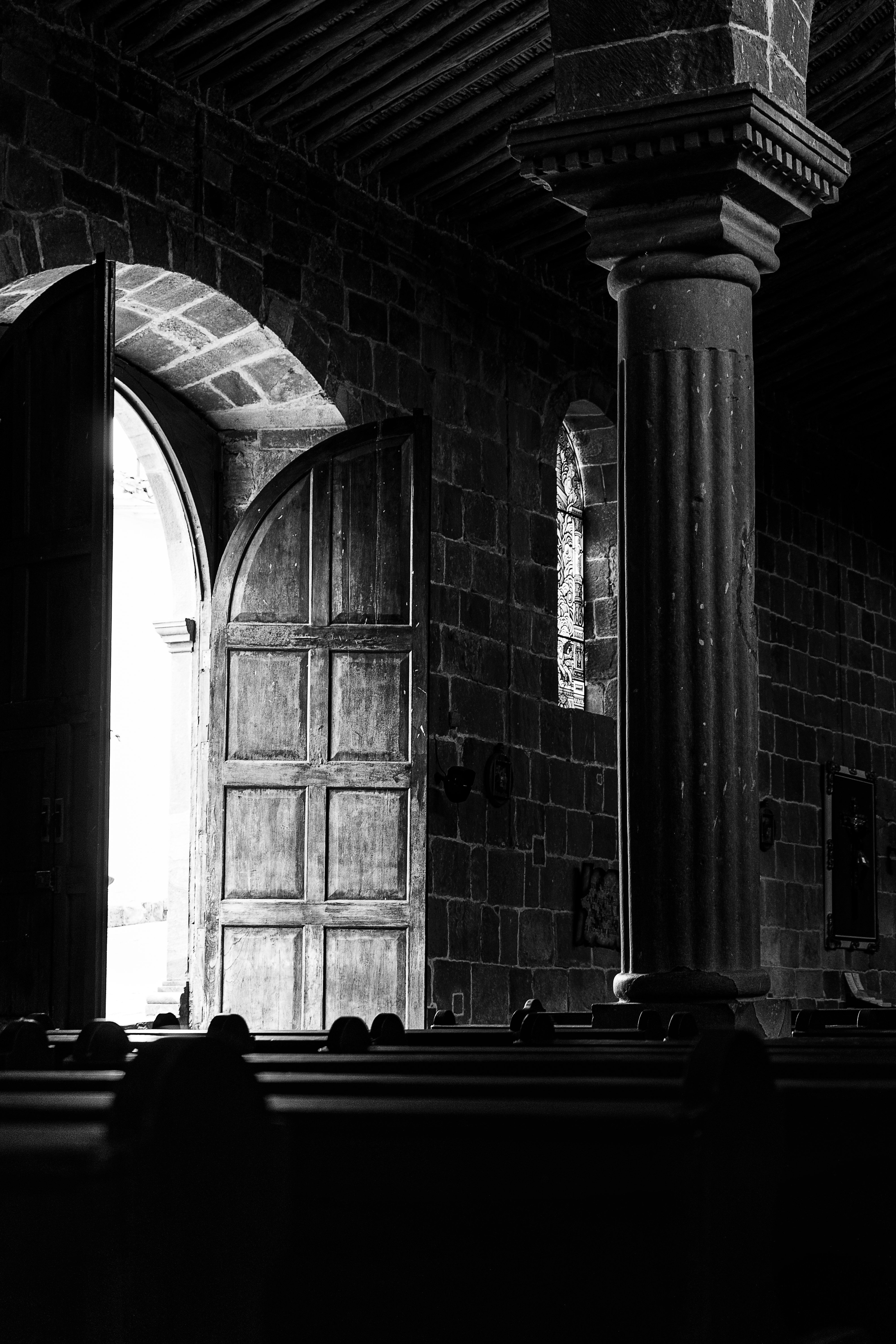 Door in Church in Shadow in Black and White · Free Stock Photo