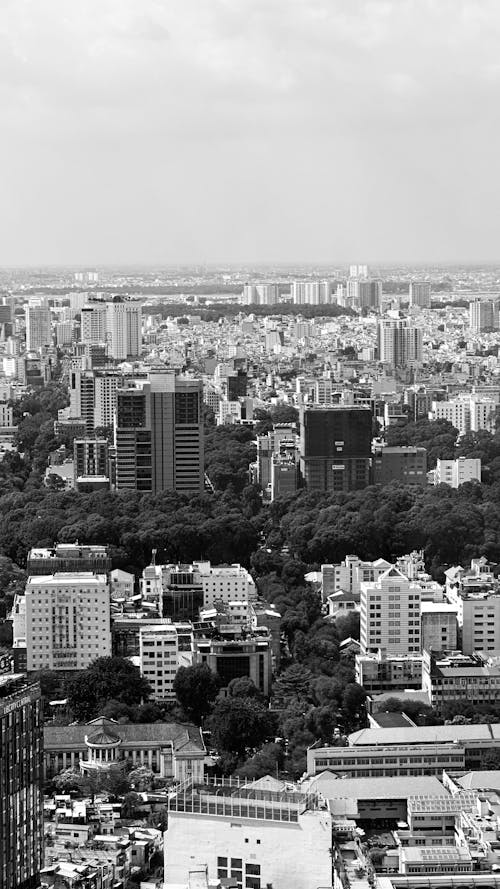 A black and white photo of a city
