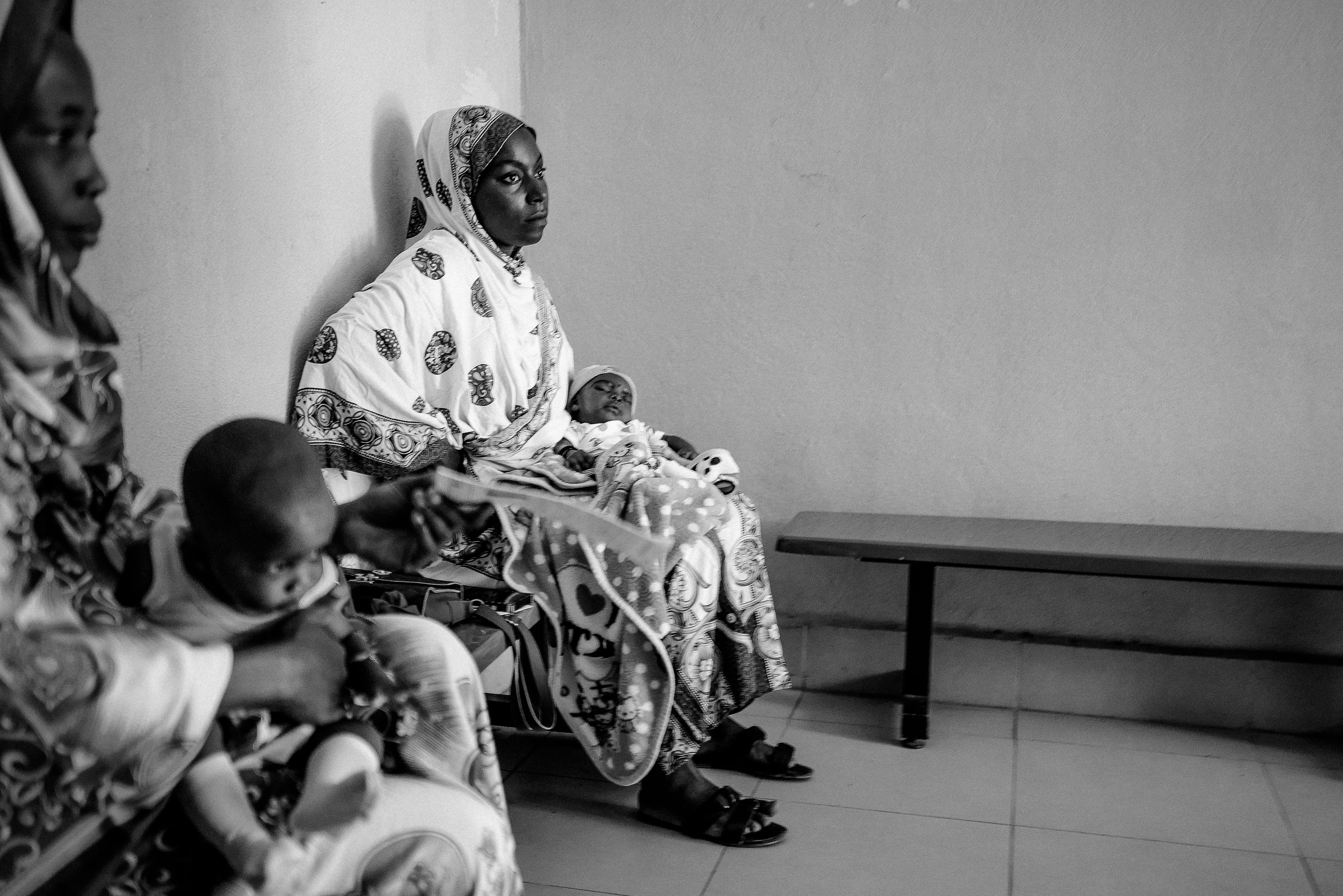 mothers with babies in support group - support group for moms